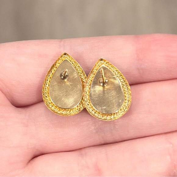 Vintage 14K Onyx Earrings, 1980s Style, Striped Gold Black, Oval Luxury Studs - Picture 13 of 14